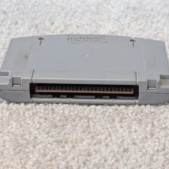 Original Nintendo 64 Game, Golden Eye 007 - Picture 4 of 4